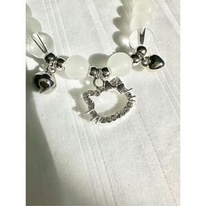 White hello kitty white beaded bracelet ￼